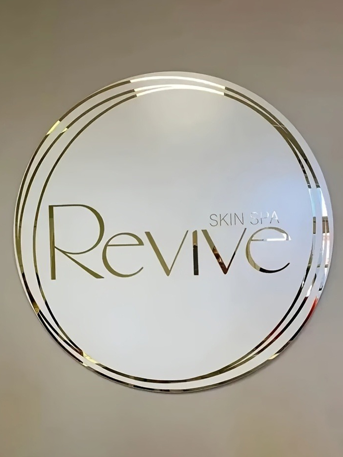 Customizable Circular Acrylic Signage